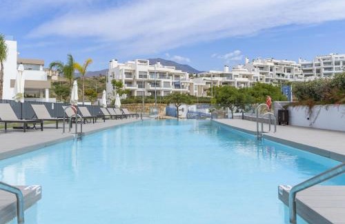 Estepona Apartamento | Spacious apartment with terrace and garden close to the sea