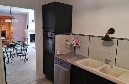Thiers Apartamento | Spacious Apartment with Valley View - 2 Bedrooms in Thiers