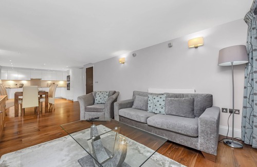 St. Pancras Apartamento | Spacious apartment with private patio