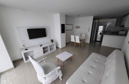 Cali Apartamento | Spacious Apartment with indoor parking, best location