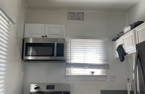 Westlake Casa | Spacious Apt In DTLA Perfect for Walking Tourists!