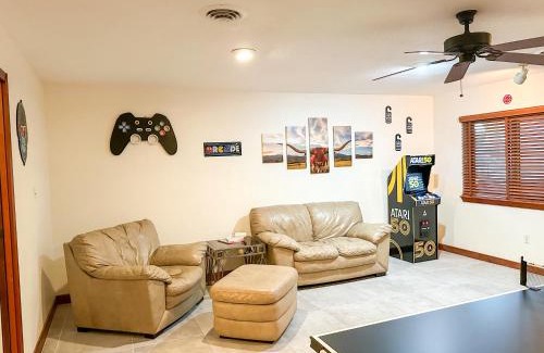 Keller Casa | Spacious Arcade Table Tennis Game Room Cowboy Pool Near Tx Motor Speedwayby Vacation Your Way