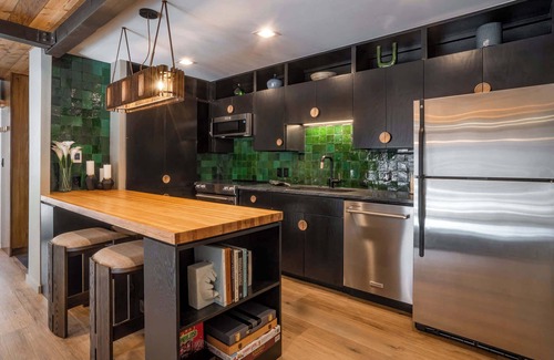 Downtown Apartamento | Spacious Aspen Core 1 BR | AC & Private Deck!