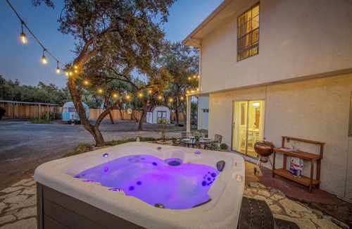 Austin Casa | Spacious Austin 4BR Retreat | Game Room & Hot Tub