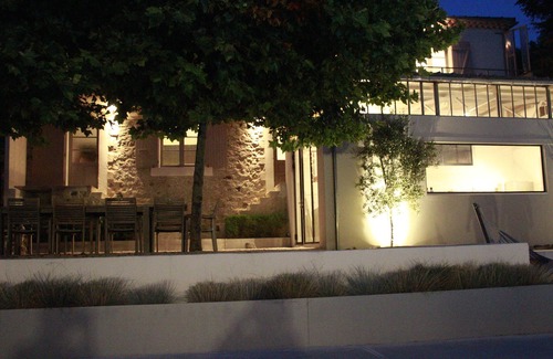 Les Issoux Villa | Amplia casa de vacaciones con piscina privada, jeux de boules y badminton