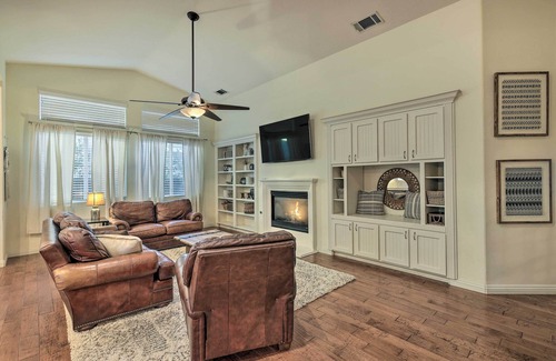 Greenacres Casa | Spacious Bakersfield Home w/ Outdoor Pool!