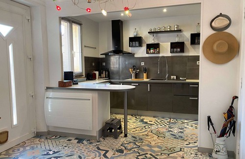 Balaruc-les-Bains Apartamento | Balaruc-les-Bains: Apartamento espacioso con jardín, aire, aparcamiento y wifi