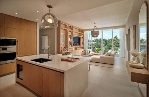 17th Street Causeway Hotel | Spacious Balcony Retreat Close to Fort Lauderdale Beach – Recharge in Modern Ele