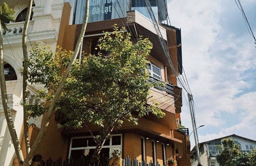 Da Lat Casa | Spacious Balcony Room with Lake View – City Square