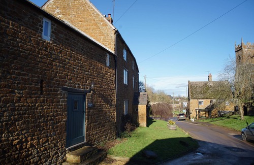 Shutford Casa | Amplia conversión de granero en un tranquilo pueblo de Oxfordshire