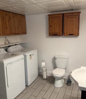LaSalle Apartamento | Spacious basement apartment