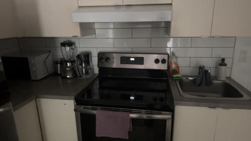 LaSalle Apartamento | Spacious basement apartment