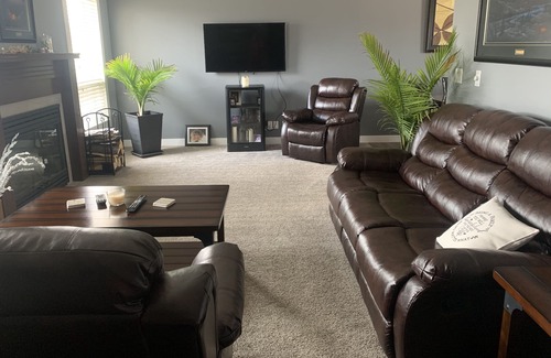Sylvan Lake Casa | 3 bedroom family get-a-way in Sylvan Lake AB.