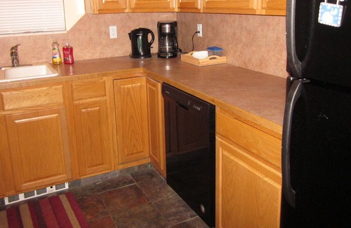 Ogden Condominio | Amplio 3 dormitorios / 2ba Town Home Pet-Friendly cerca de la histórica 25