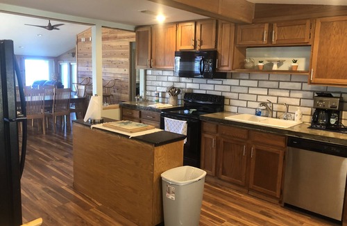Eastpoint Casa | Spacious Bayfront 3BR 3BTH - 5 minutes from St. George Island