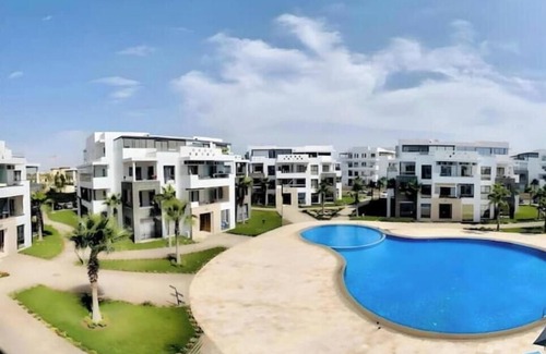 Agadir Bay Apartamento | Spacious beach home with terrace and pool access
