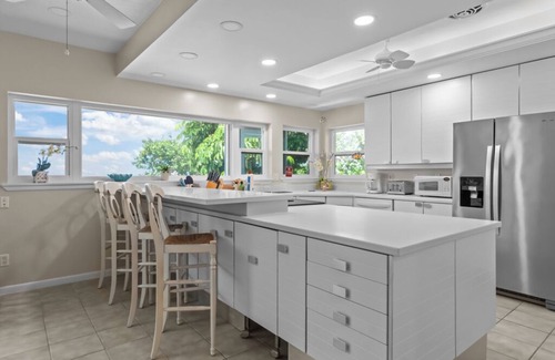 Sanibel Casa | Spacious Beachfront 4 Bedroom Sanibel Home on West Gulf Drive - Whaleview
