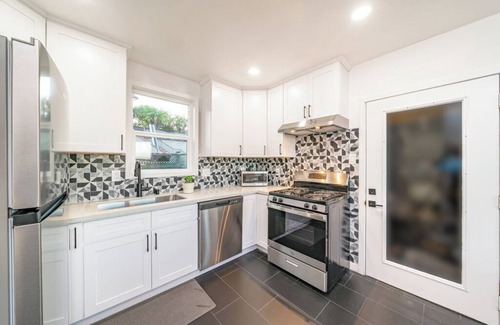 Coastal San Pedro Casa | Spacious & Beautiful 3-bedroom 3 1/2 bath ocean-dreamscape