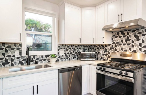 Coastal San Pedro Casa | Spacious & Beautiful 3-bedroom 3 1/2 bath ocean-dreamscape