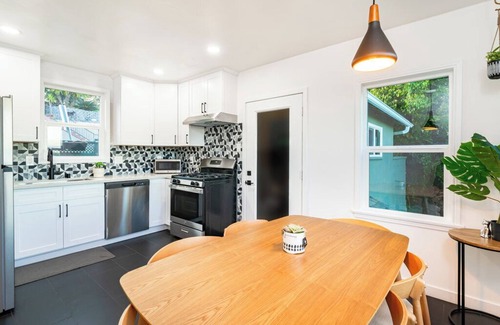 Coastal San Pedro Casa | Spacious & Beautiful 3-bedroom 3 1/2 bath ocean-dreamscape