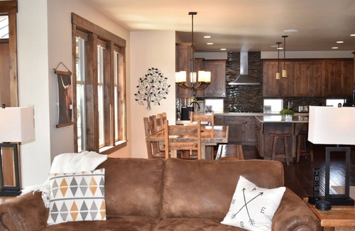 Powell Butte Casa | Spacious Brasada Ranch Resort Home