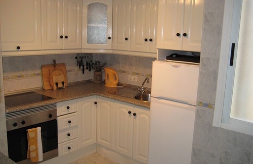 Almerimar Apartamento | Apartamento bien ubicado, amplio y bien ventilado. Todo en la puerta
