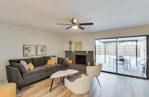 Dallas Casa | Spacious Bright and Modern Home with Pool