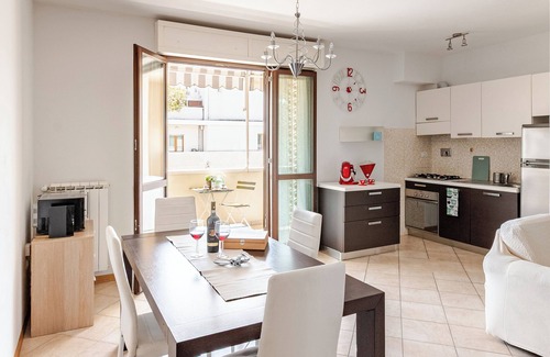 Santa Maria Novella Apartamento | Spacious & Bright & Private Parking in Florence,Just Minutes to Historic Center