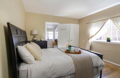 East Palo Alto Casa | Spacious bright room in Prime Silicon valley location