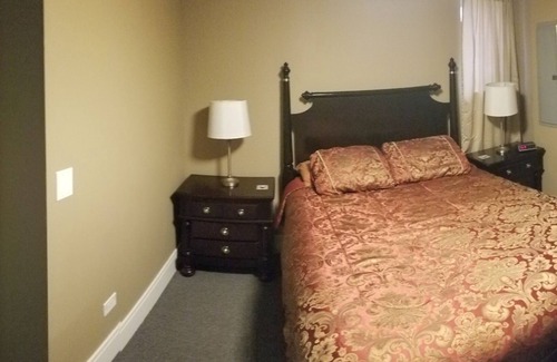 Grand Boulevard Apartamento | Espacioso nivel de Brownstone Garden en Bronzeville, cerca de Downtown & Univ of Chicago