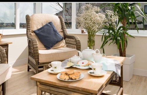 Rhosneigr Casa | Ubicación tranquila con excelentes vistas a Snowdonia. 4 Star Rating Visita Gales
