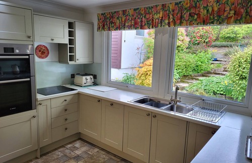 Isle of Seil Casa | Spacious bungalow sleeps 6, in Clachan Seil with wonderful views over Seil Sound