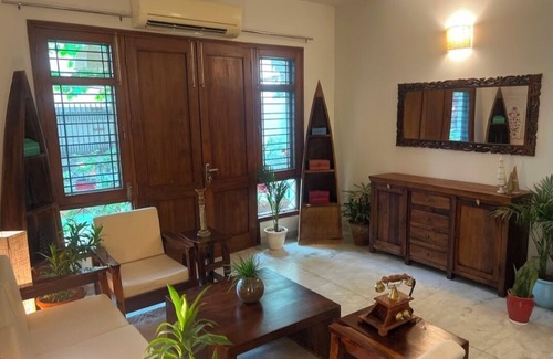 Sushant Lok Casa | Spacious bungalow with 8 bedrooms and WiFi, AC in charming Gurugram