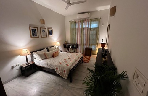 Sushant Lok Casa | Spacious bungalow with 8 bedrooms and WiFi, AC in charming Gurugram