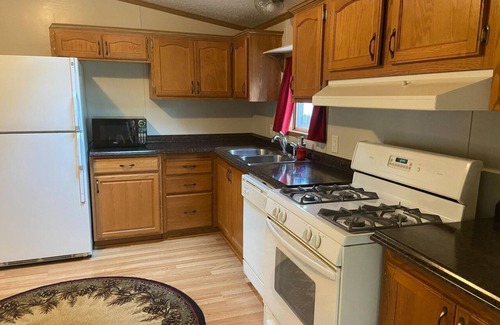 Luck Cabina | Spacious cabin right on the lake, perfect for your next family vacation!