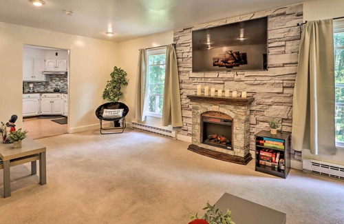 Canadensis Cabina | Spacious Cabin w/ Hot Tub, Game Room & Fire Pit!