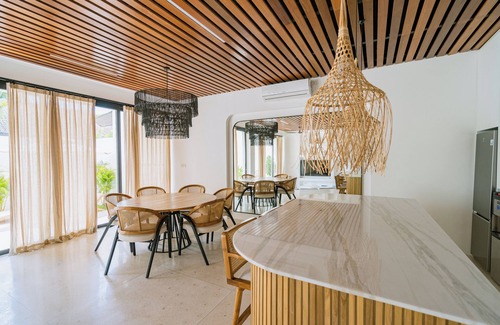 Tibubeneng Villa | Spacious Canggu Villa w/ rooftop & private plunge pool Unity Villa #1