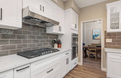Rancho Penasquitos Casa | Spacious Canyon-View Retreat - Serene, Family-Friendly, Pool, Sauna & Game Room