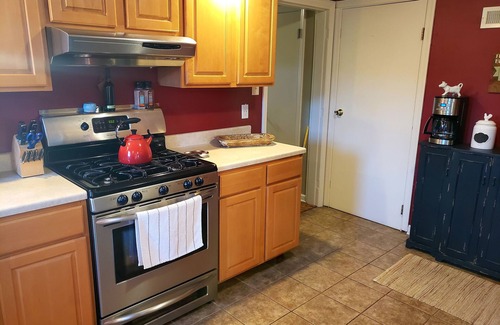 South Bend Casa | Spacious Cape Cod - Minutes from Notre Dame