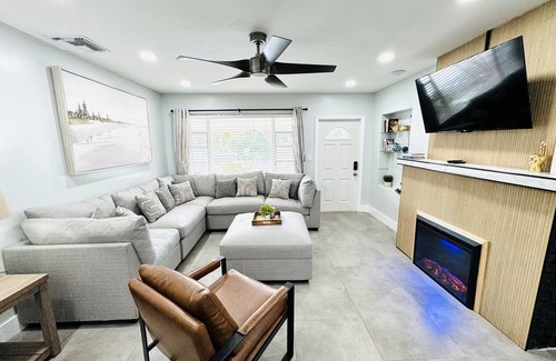 Lake Ridge Casa | Spacious, Central, 3 Bedroom Home w/ Pool Access