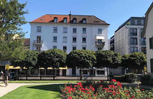 Langstrasse Apartamento | Spacious & Central 3-BR Apt - A RARE GEM! Turquoise