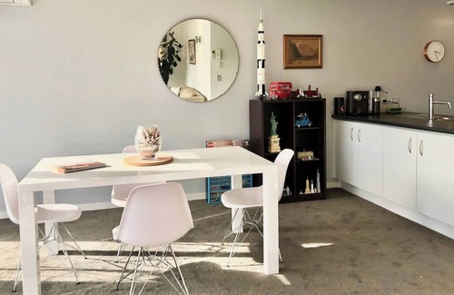 Wellington Apartamento | Spacious Central City Apartment - Close to Attractions, Shops & Eateries