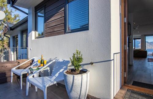 Queenstown Apartamento | Spacious Central Executive 4 Bedroom Apartment