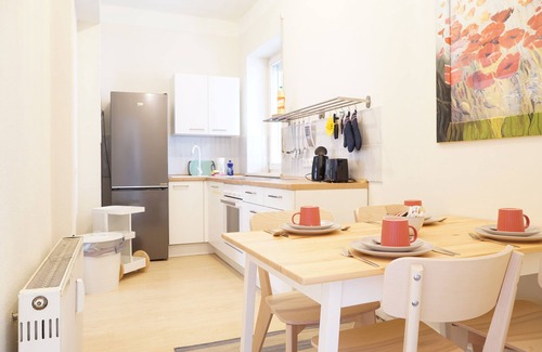 Andreasvorstadt Apartamento | Spacious & central Period-Apartment w/3BR