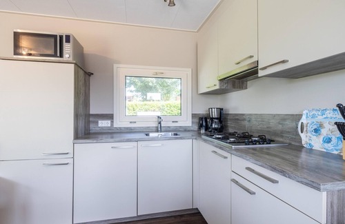 Bantega Chalet De Esquí | Spacious chalet in Friesland, including a sloop