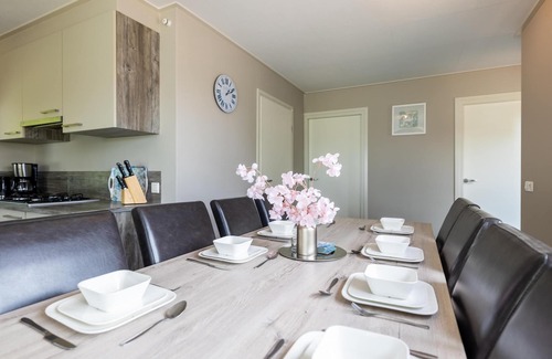 Bantega Chalet De Esquí | Spacious chalet in Friesland, including a sloop