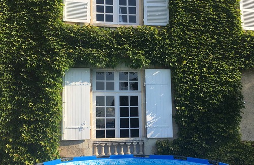Jaunay-Marigny Casa | Amplia propiedad con encanto, bien equipada, con gran parque y tenis.
