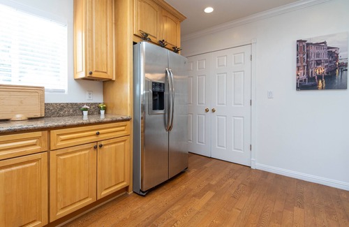 Burbank Casa | Spacious Charming 4BR 3BA Home with Outdoor Pool & Patio