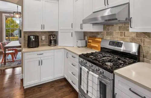 Four Corners Casa | Spacious & Chic - Close to Downtown Hot springs Big Sky Nature