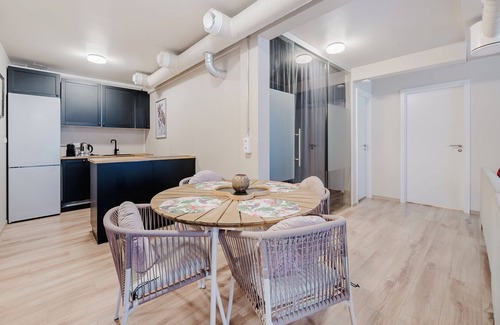 Vesturbær Apartamento | Spacious city center 3-bedroom apartment with WiFi and free parking